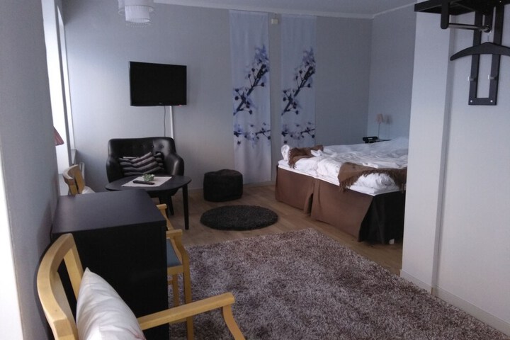 Room 9 of 36