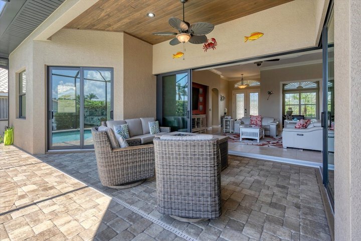 Terrace/Patio 32 of 38