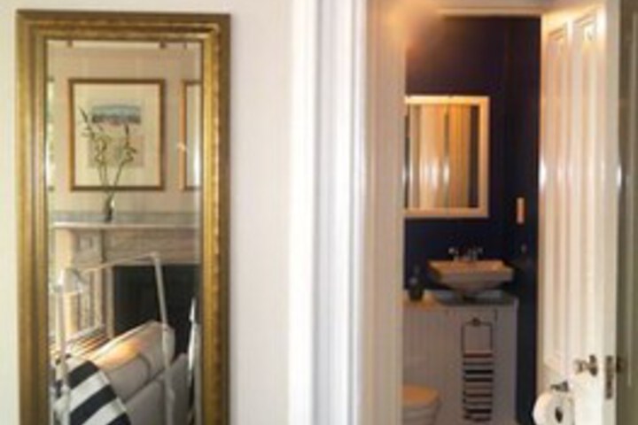 Room 32 of 63