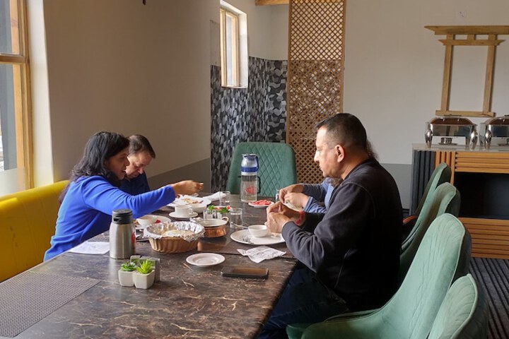 Dining 18 of 26