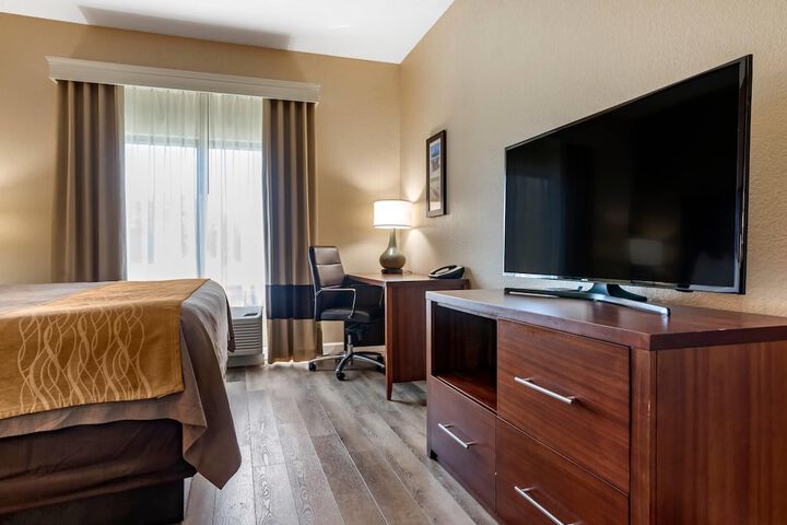 Room 16 of 40