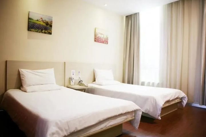 Room 6 of 22