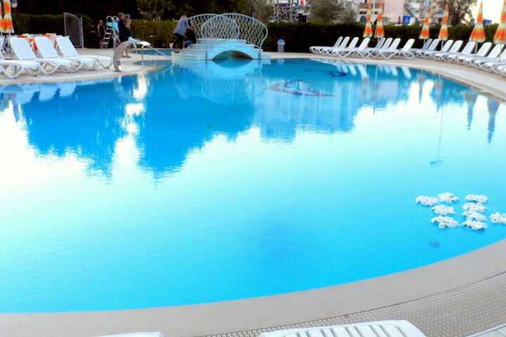 Pools & Facilities