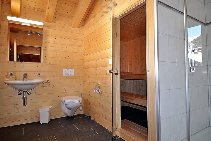 Room 16 of 22
