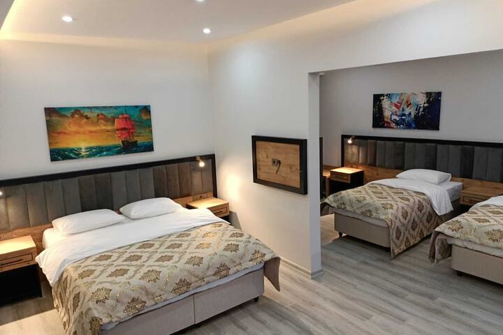 Room 18 of 115