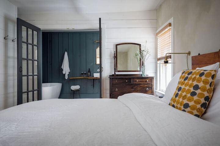 Room 2 of 21
