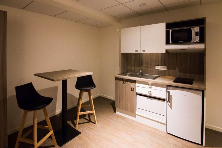Room 4 of 35