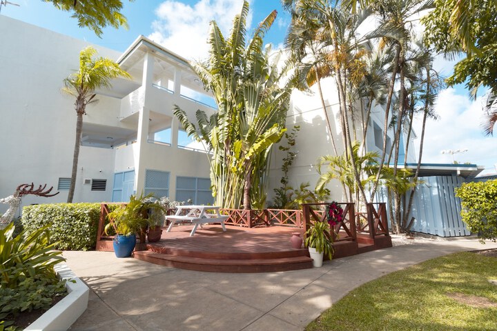 Sundeck 46 of 49