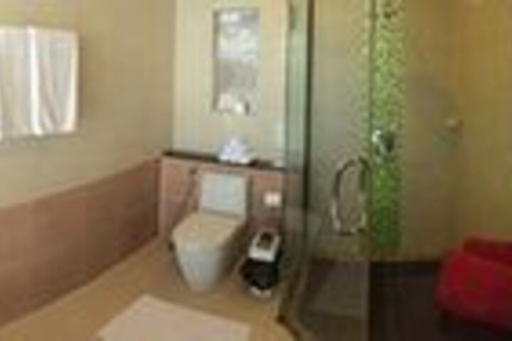 Room 8 of 35