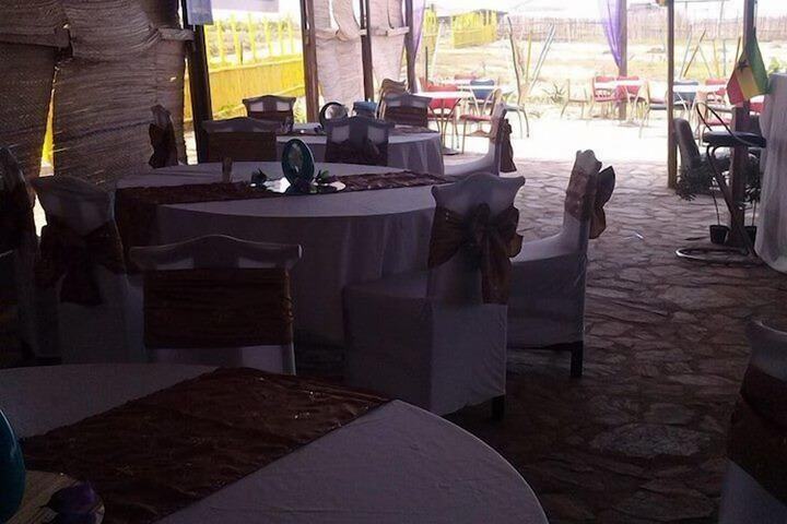 Dining 16 of 21