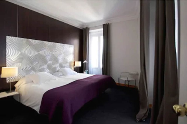 Room 7 of 32