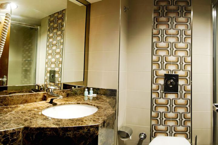 Clean Restrooms