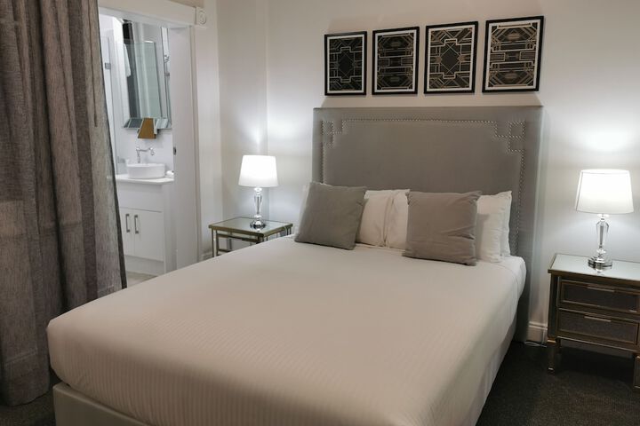 Room 13 of 65