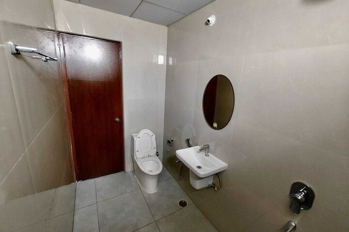 Room 4 of 25