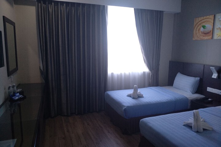 Room 15 of 49