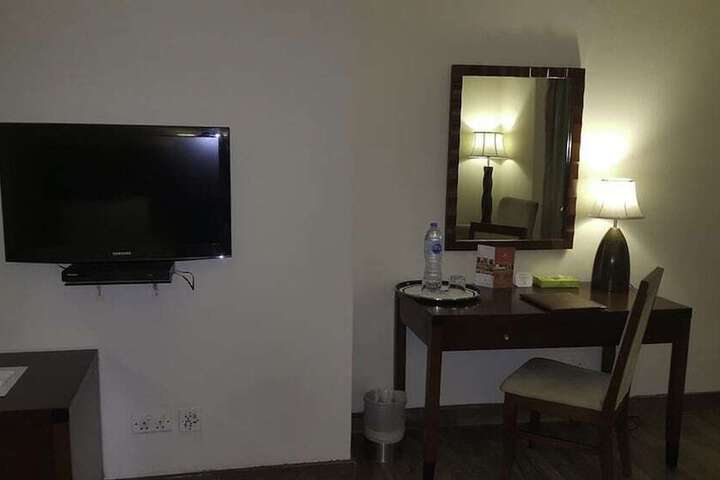 SAVOEY HOTEL