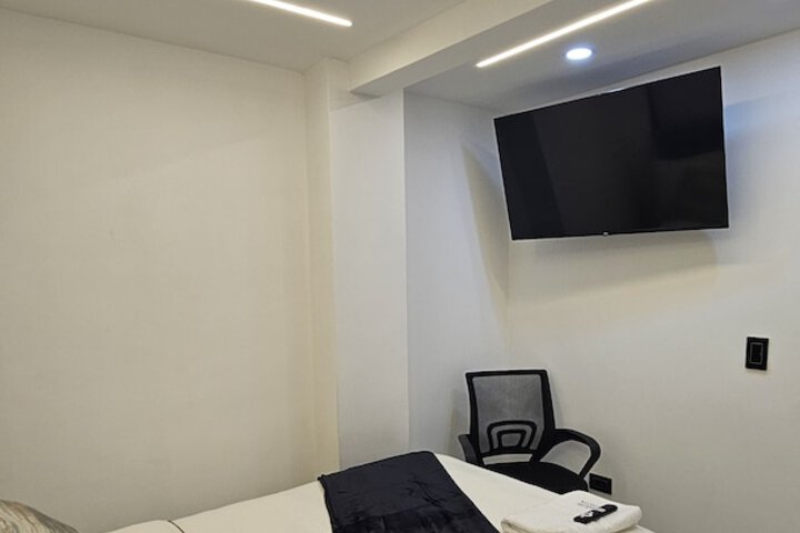 Room 11 of 34