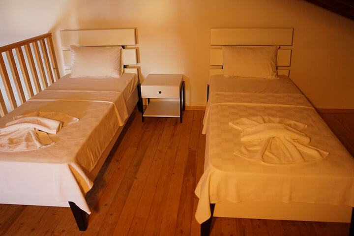 Room 108 of 139