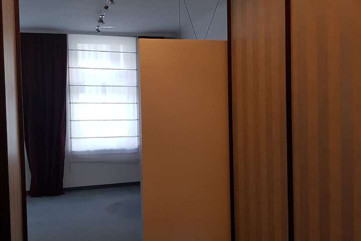 Room 3 of 72