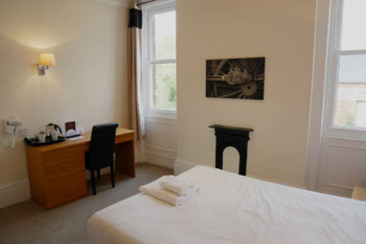Room 16 of 32