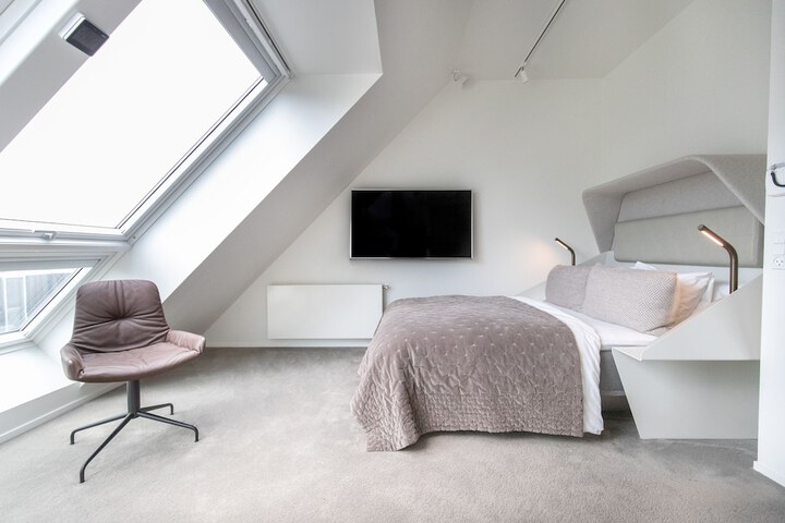 Room 5 of 45