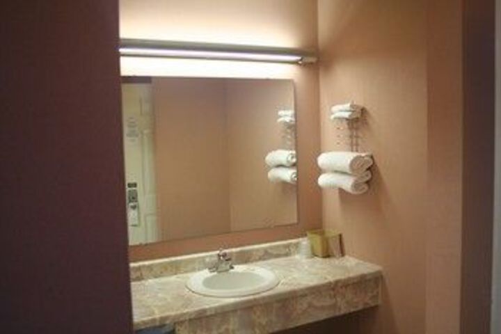 Room 4 of 24