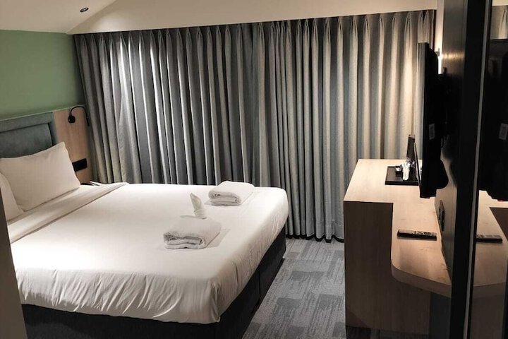 Room 15 of 48