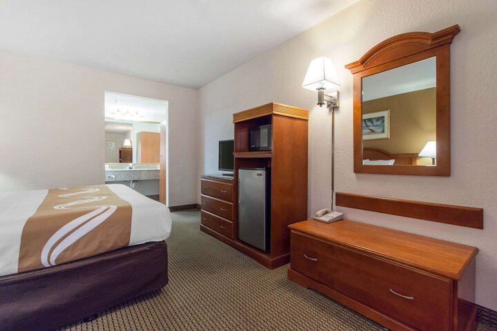 Room 14 of 49