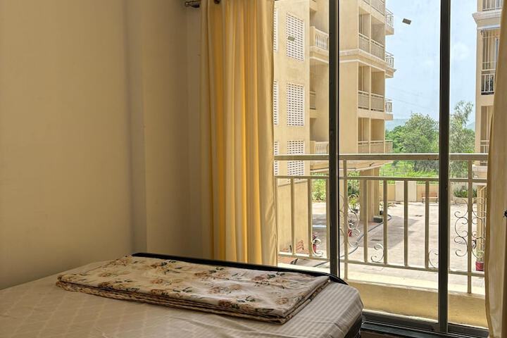 Room 9 of 31