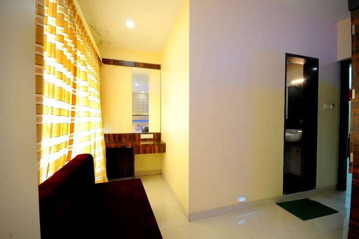 Room 26 of 34