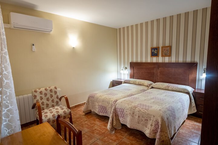 Room 5 of 11