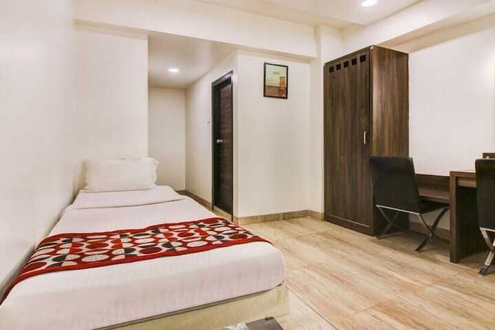 Room 14 of 25