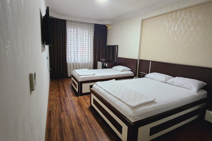Room 3 of 8