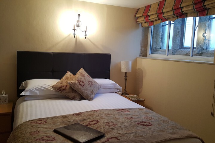 Room 12 of 42