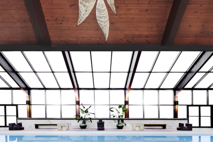 Exercise/lap pool