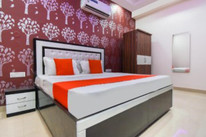 Collection O 70606 Hotel Bliss