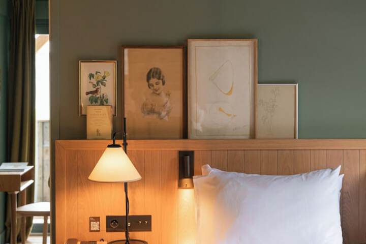 Room 35 of 118