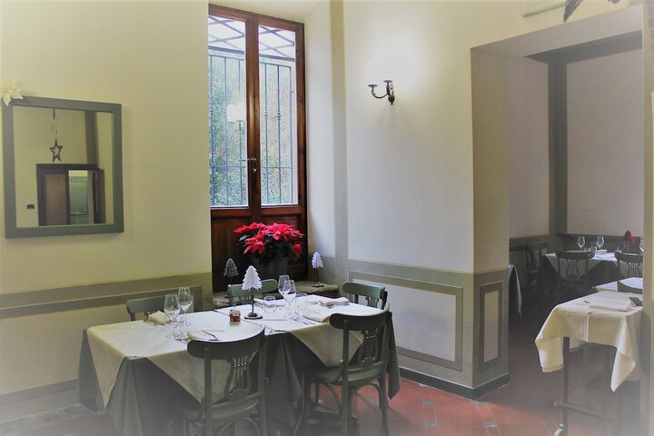 Dining 24 of 66
