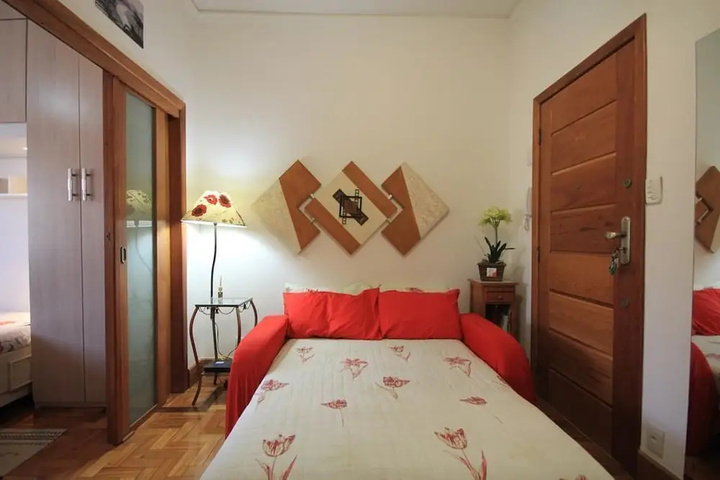 Room 4 of 15