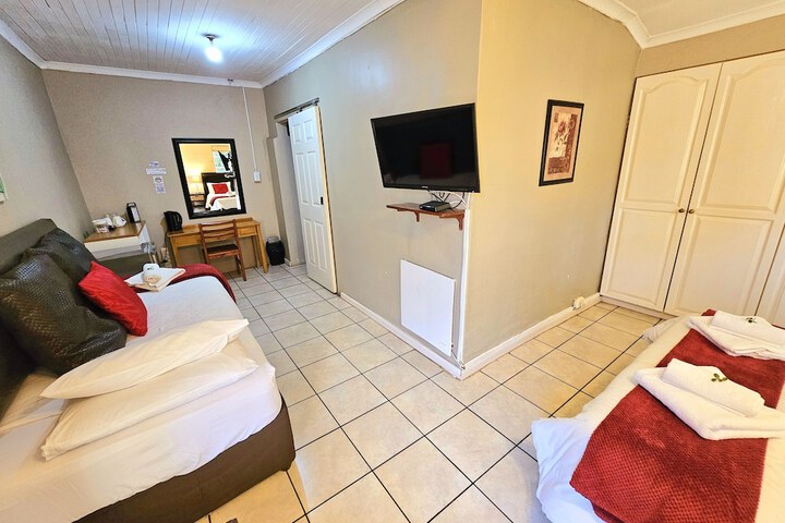 Room 25 of 90
