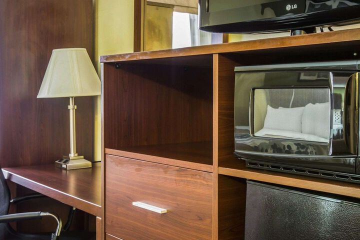 2 Double Beds (2 of 10)