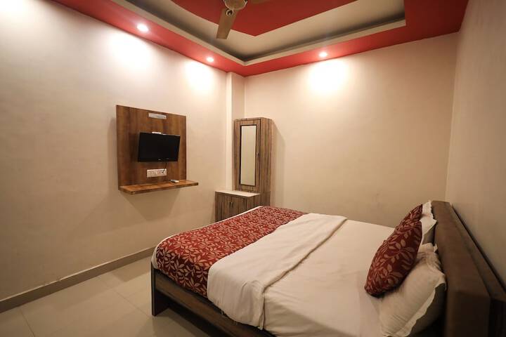 Room 12 of 31