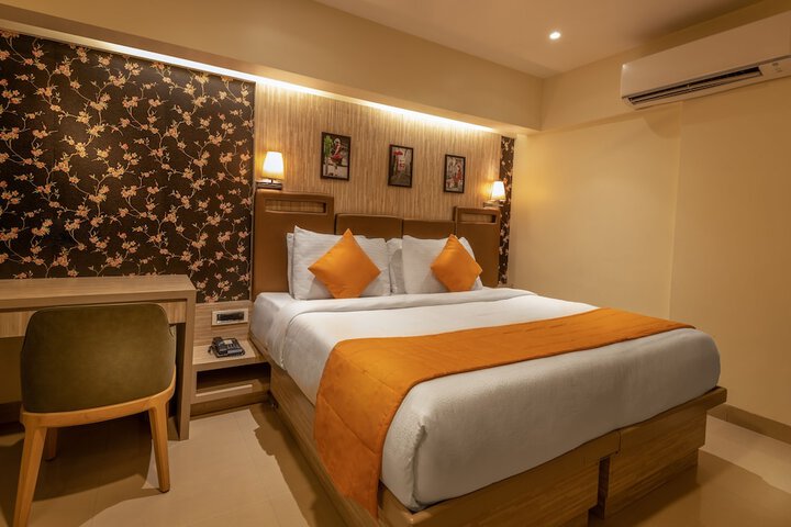 Room 17 of 44