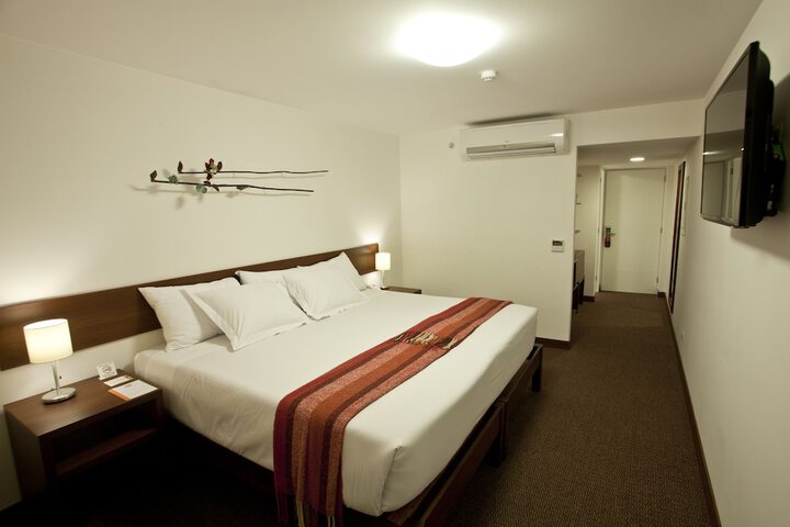 Room 6 of 45