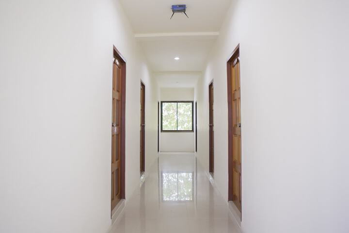 Ballroom/Hall 33 of 42