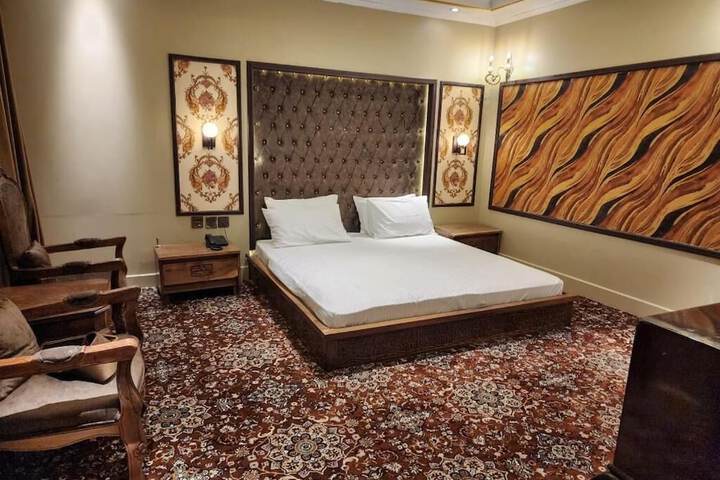 Room 2 of 8