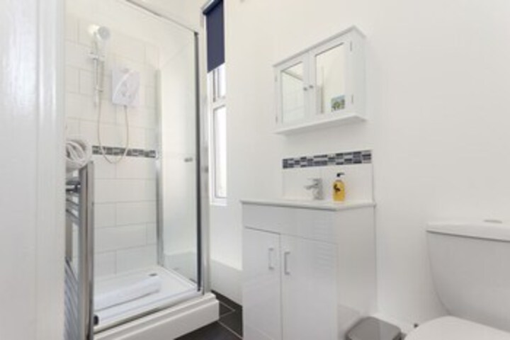 Room 2 of 41