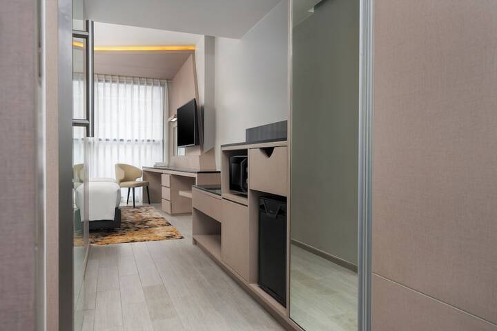 Room 10 of 50