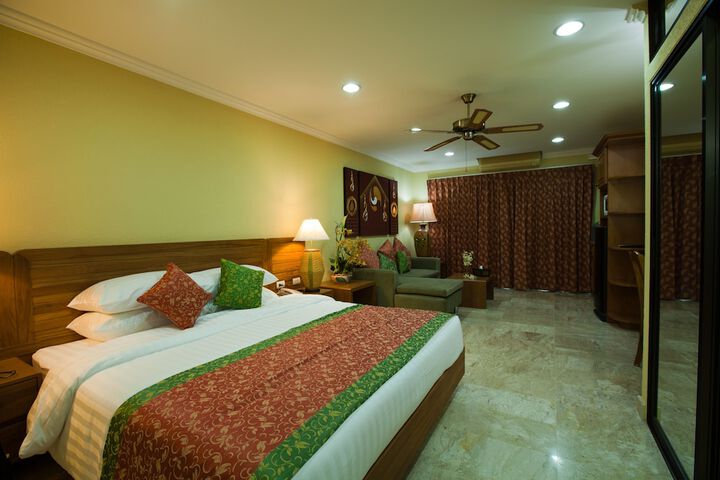 Room 15 of 60