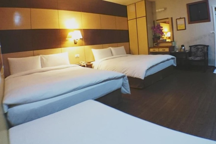 Room 15 of 34